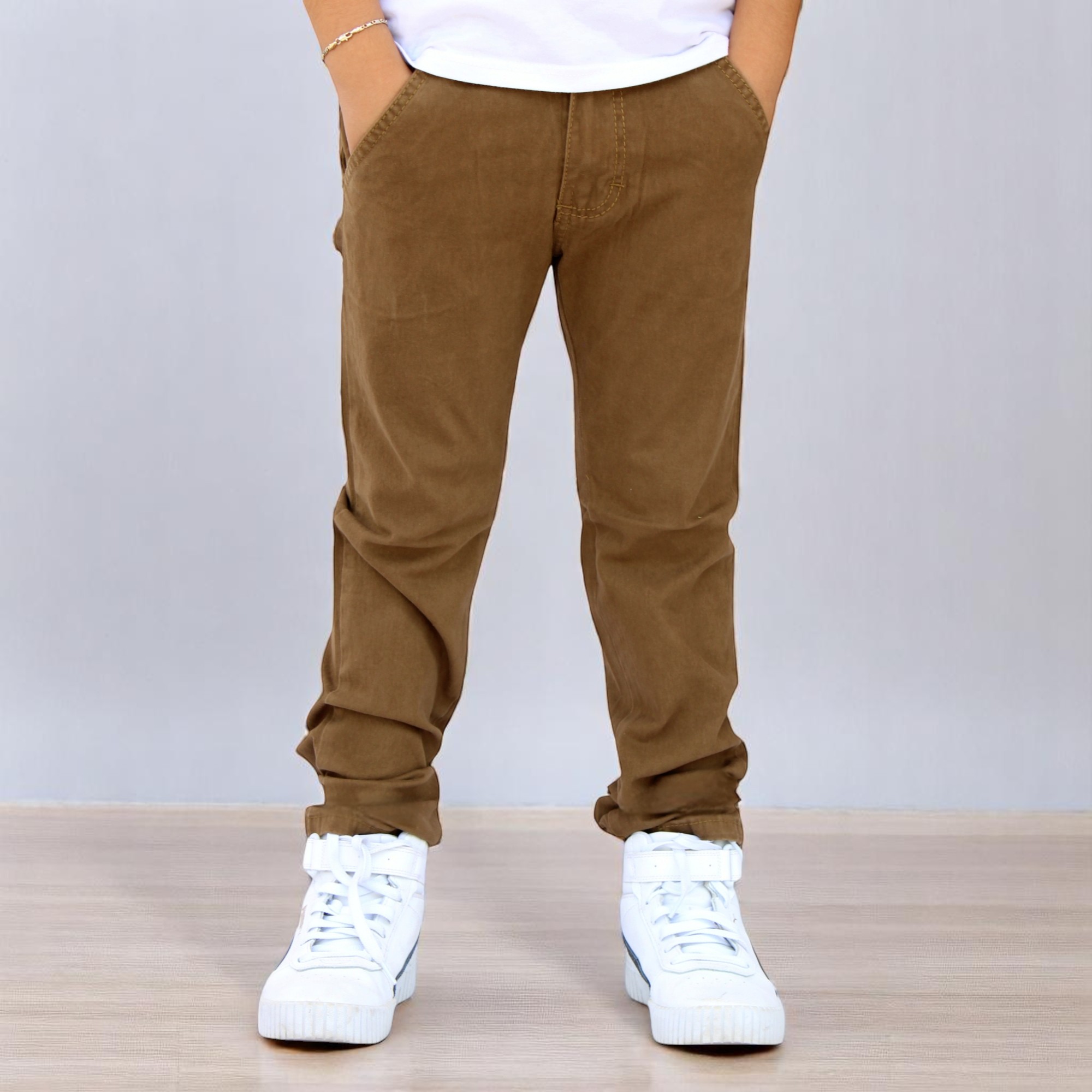 Foto 1 | Pantalón De Gabardina Strech Para Niño Y/o Adolescente Color Caqui Obscuro