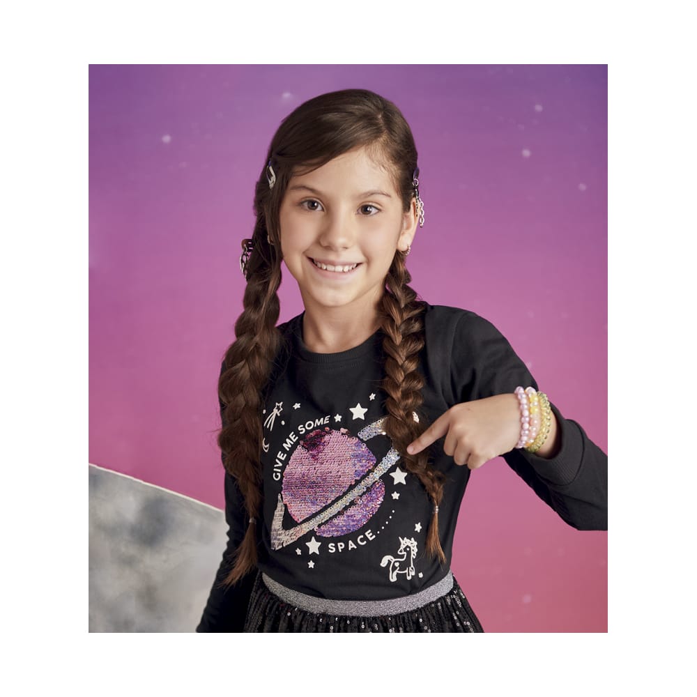 Playera Coqueta Para Niña De Algodón Negro Con Estampado De Planeta