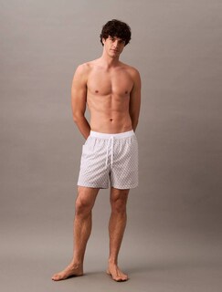 Foto 4 | Short De Baño Calvin Klein Monograma Wht N6100 Playa De Hombre - Original