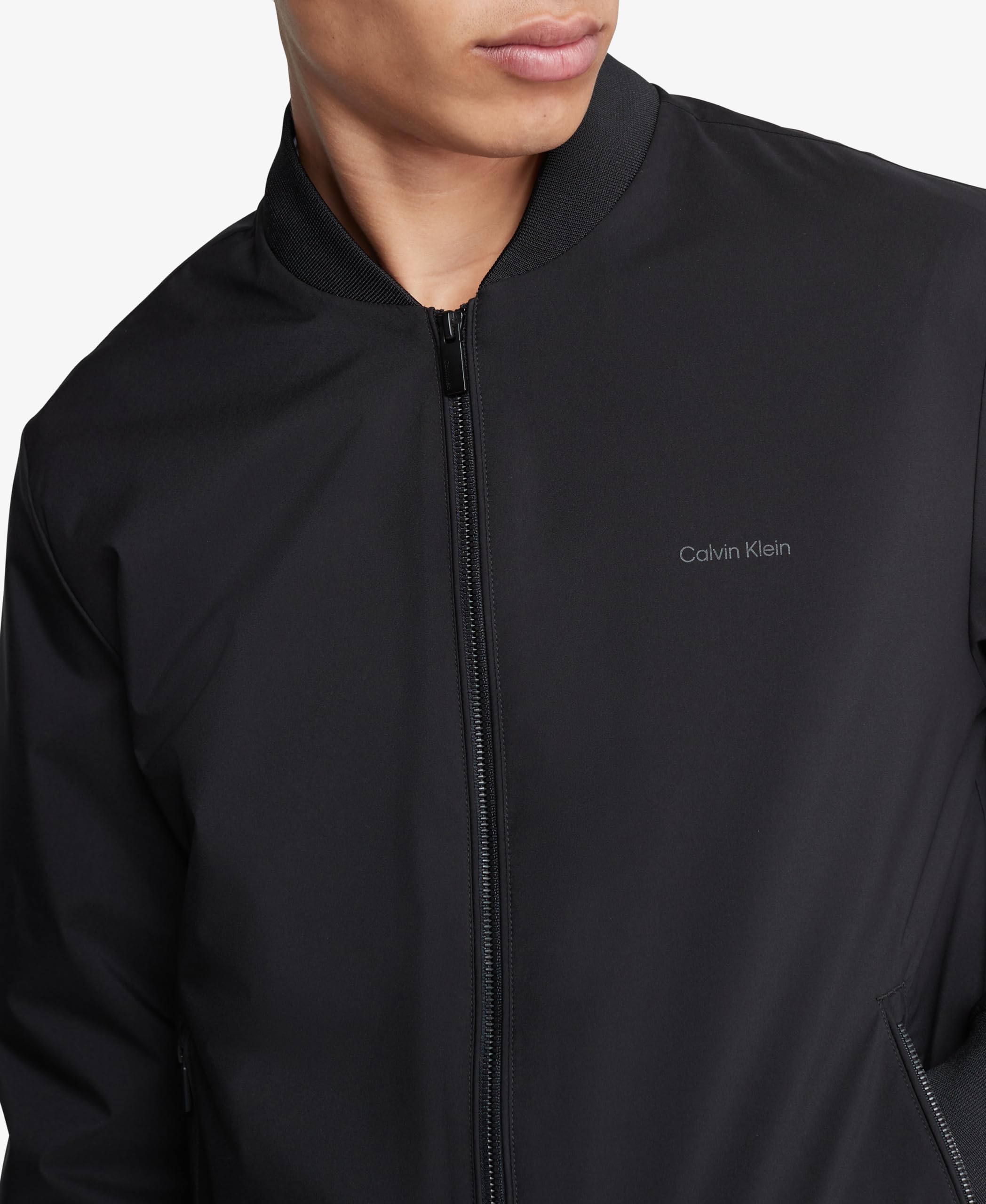 Foto 4 pulgar | Chaqueta Calvin Klein con Logotipo Mate y Cremallera Tipo Bomber Negra para Hombre - Venta Internacional