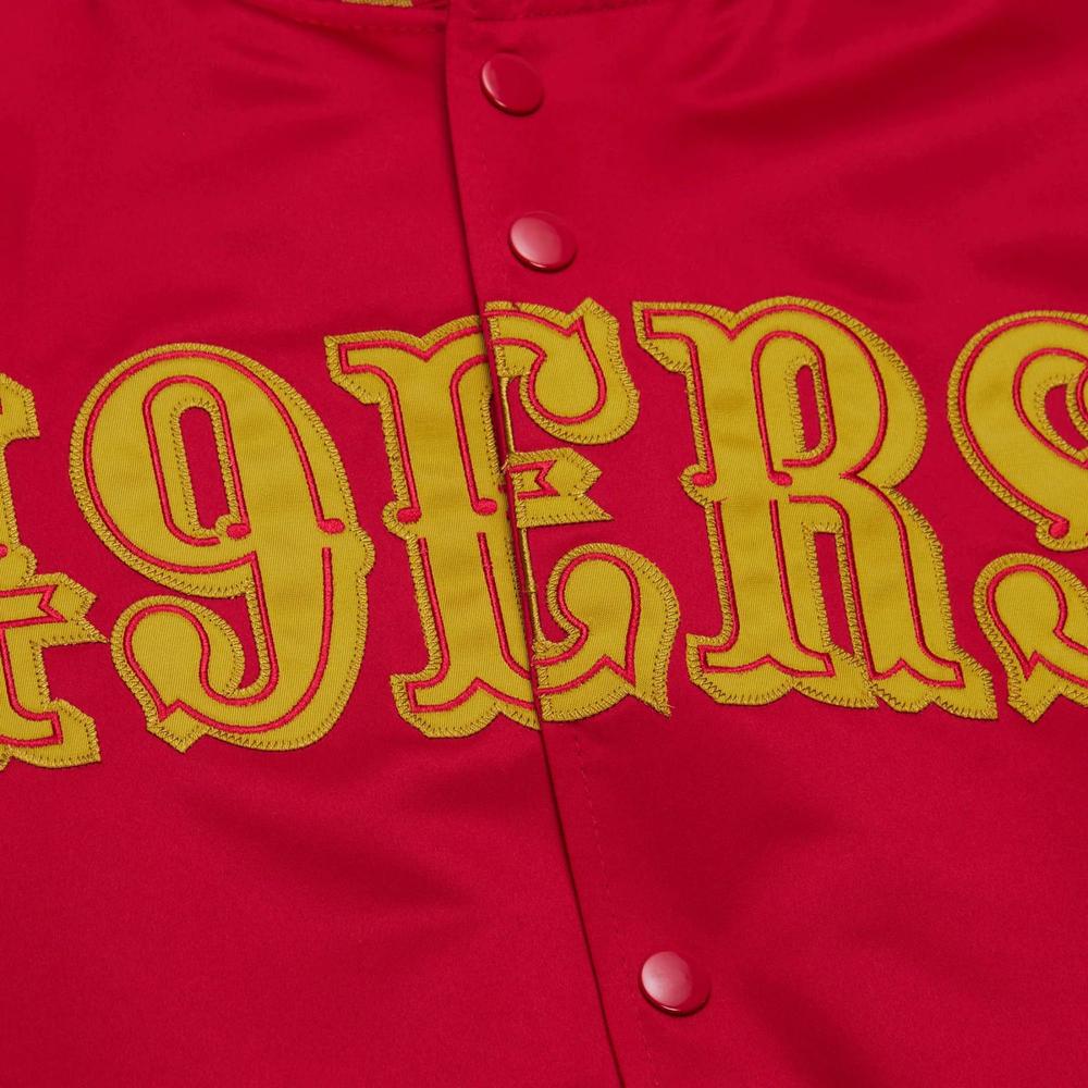 Foto 3 pulgar | Chamarra Mitchell & Ness Lightweight Satin 49ers Hombre Rojo