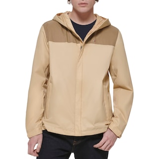 Foto 1 | Chaqueta Tommy Hilfiger Ligera Impermeable Para Hombre, Color Marrón - Venta Internacional.