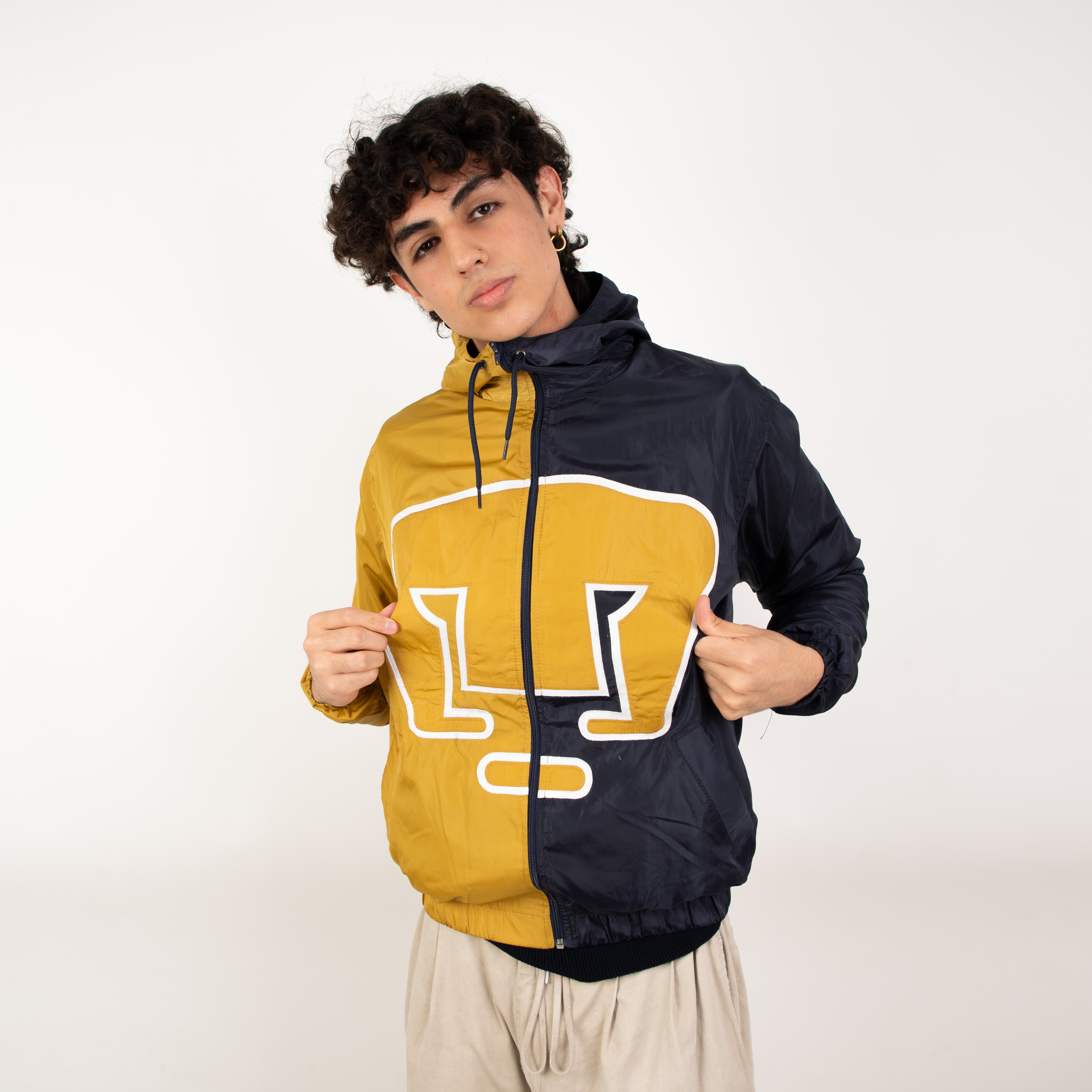 Foto 6 | Rompevientos Garra Azul - Mitad Azul, Mitad Oro - Pumas Oficial