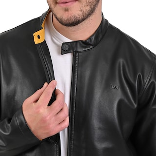Foto 5 | Chamarra Lee Para Hombre En Piel Sintética Negro Con Detalles Amarillos.