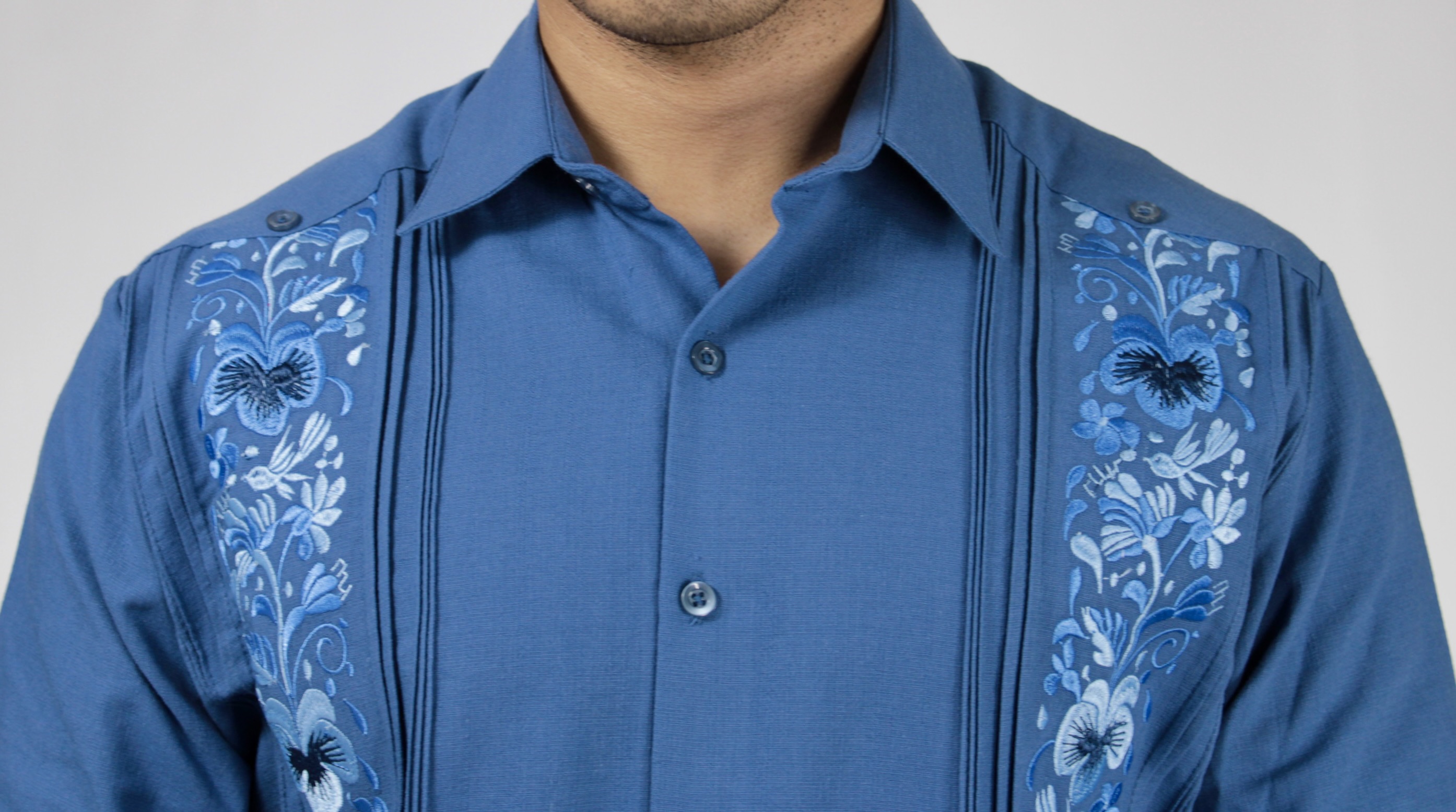 Foto 5 pulgar | Camisa Guayabera Yucateca Bordada Colibrí Manga Larga Azul Acero