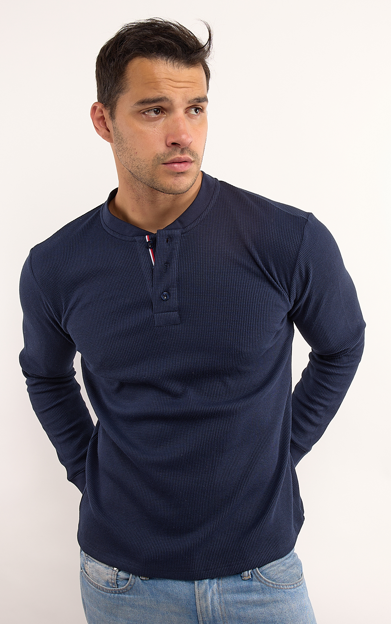 Foto 2 pulgar | Playera Polo Retro Manga Larga Cuello Henley Térmica Tela Tipo Grofe 973609652498
