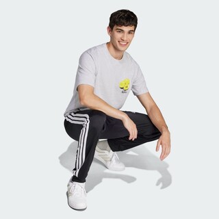 Foto 5 | Playera Estampada Lounge Still Life Lemons Adidas Gris Hombre