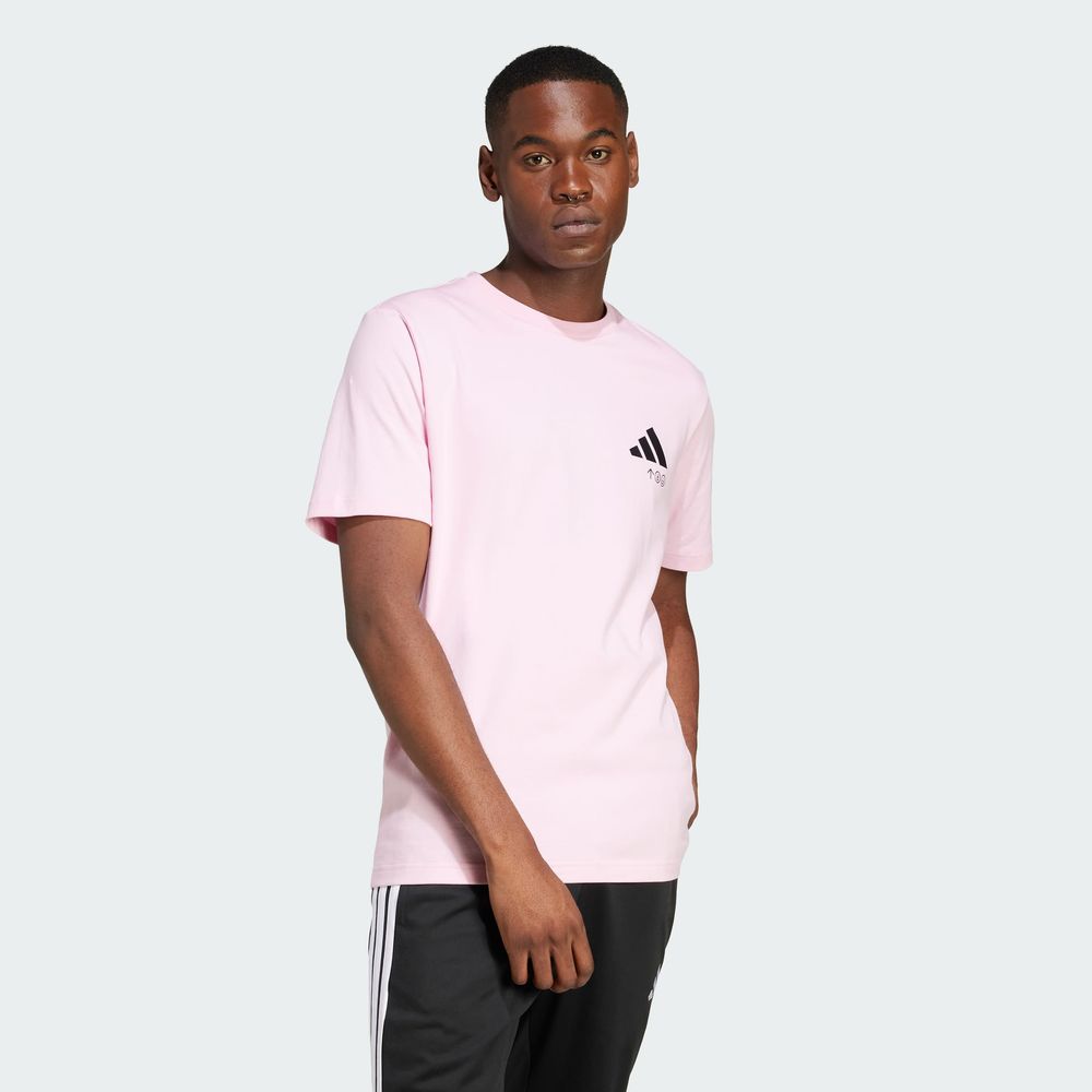 Foto 7 pulgar | Playera Estampada Lounge Verbiage Friends Of Sport Adidas Rosa Hombre