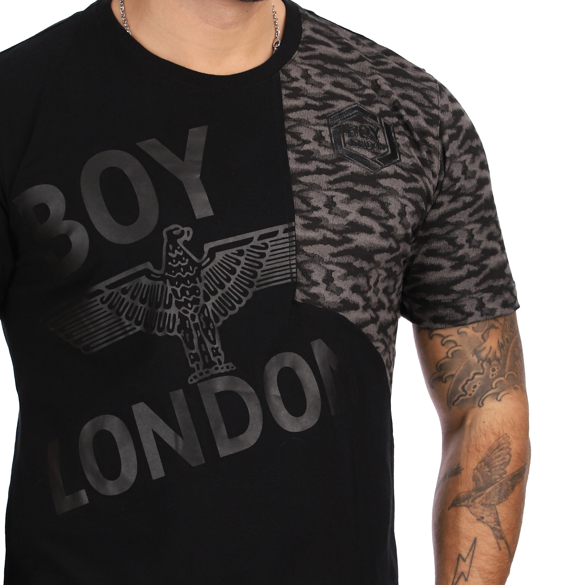 Foto 3 pulgar | Playera Cuello Redondo Negra Boy London para Hombre