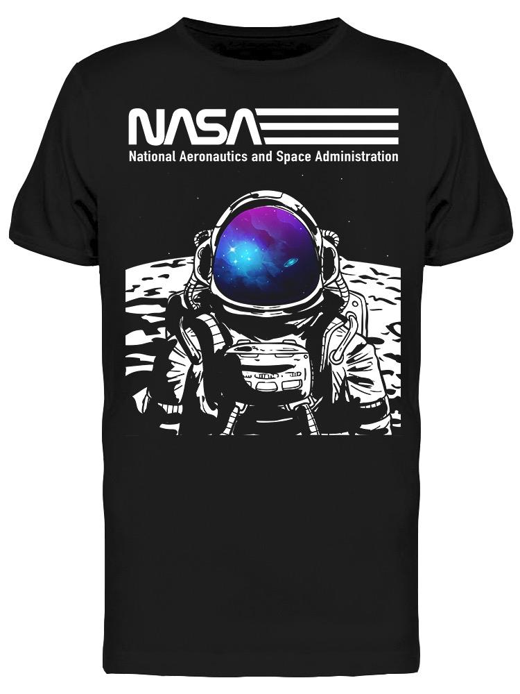 Playera Nasa SmartPrintsInk color Negro para Hombre Astronauta en el Espacio