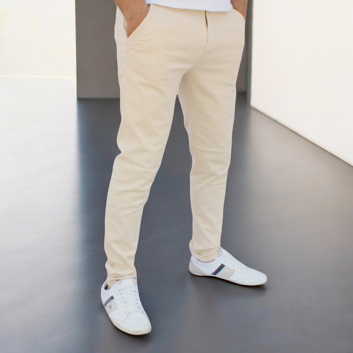 Foto 2 | Pantalón Skinny De Gabardina Hueso John Silver