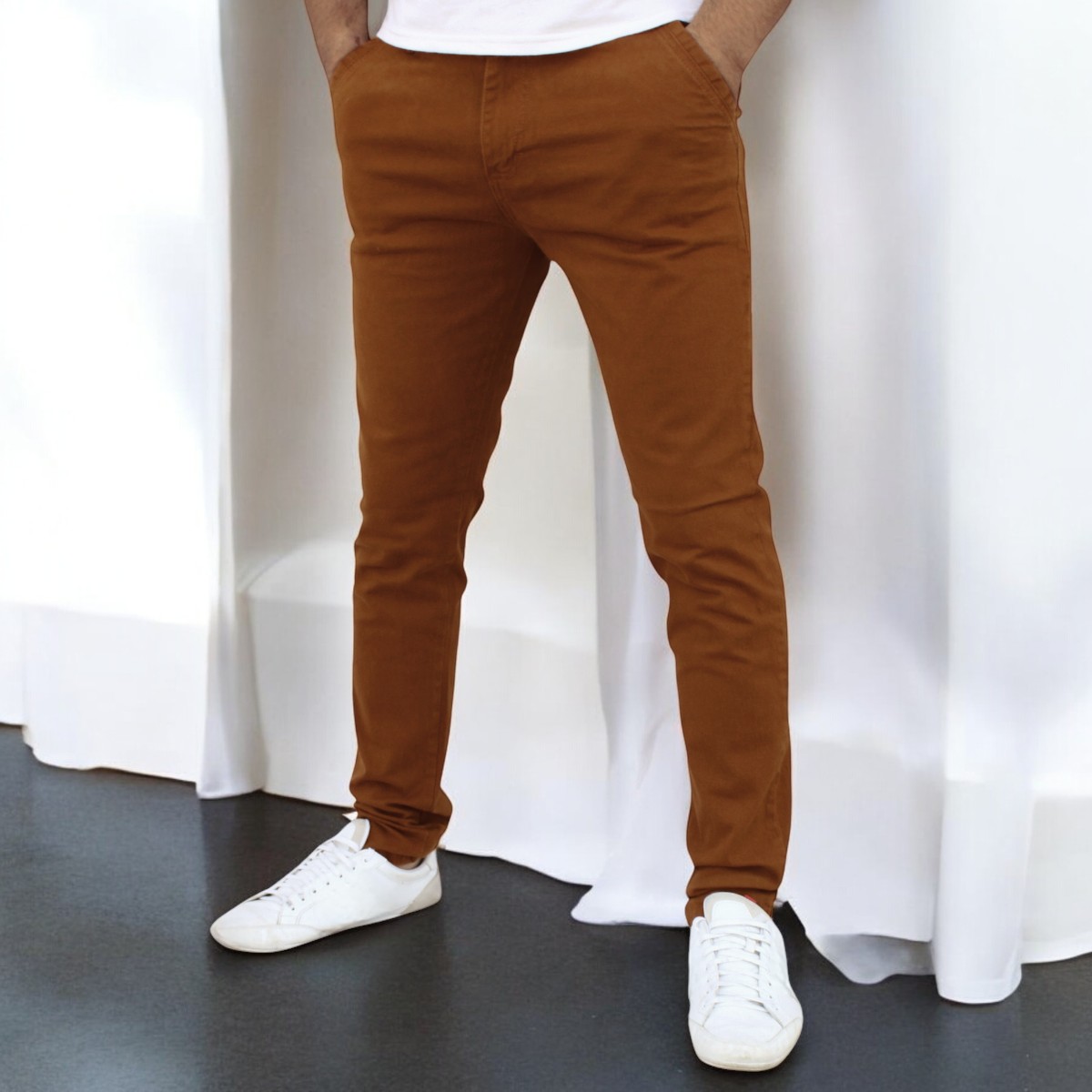 Foto 2 | Pantalón De Gabardina Oro John Silver