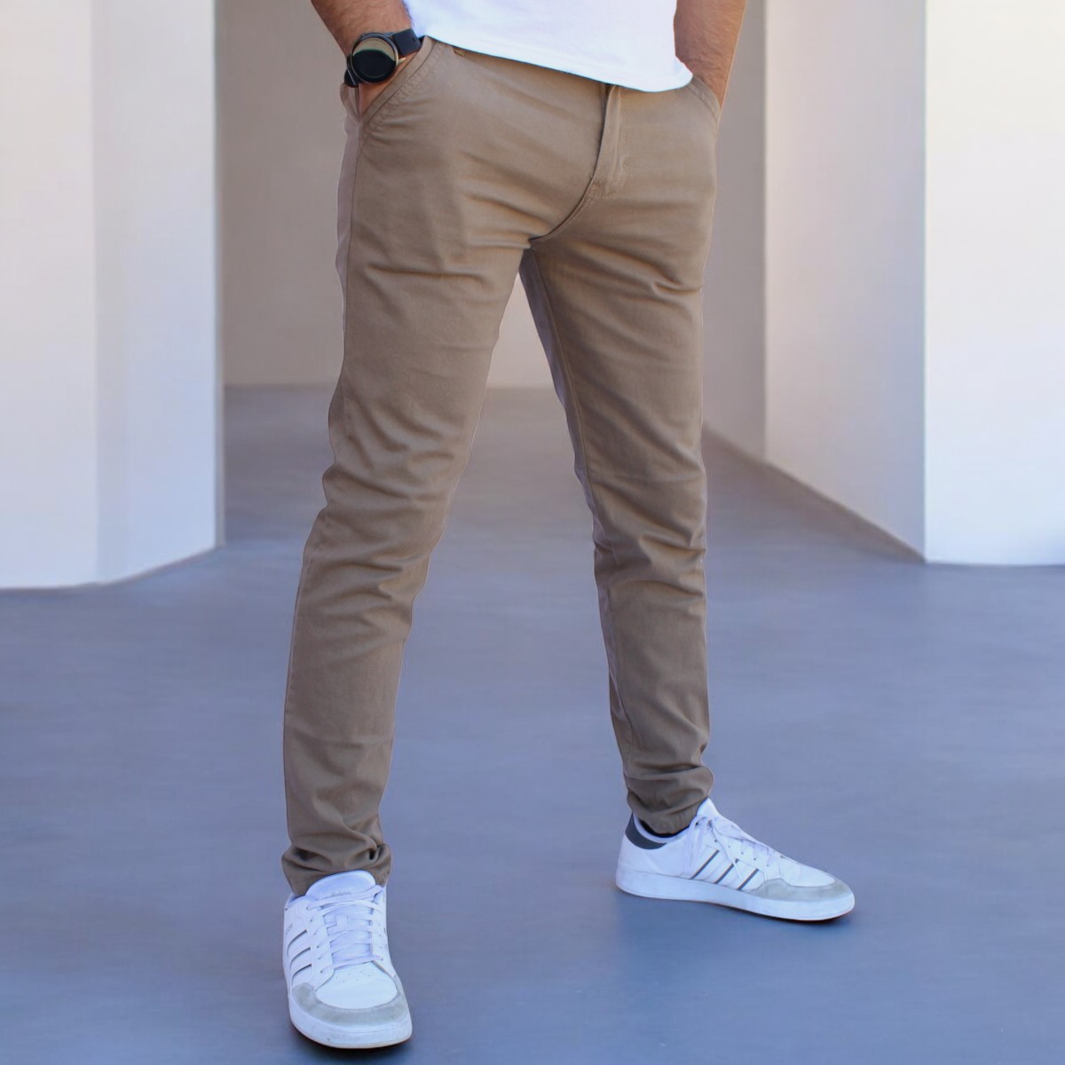Foto 2 pulgar | Pantalón Skinny De Gabardina Caqui John Silver