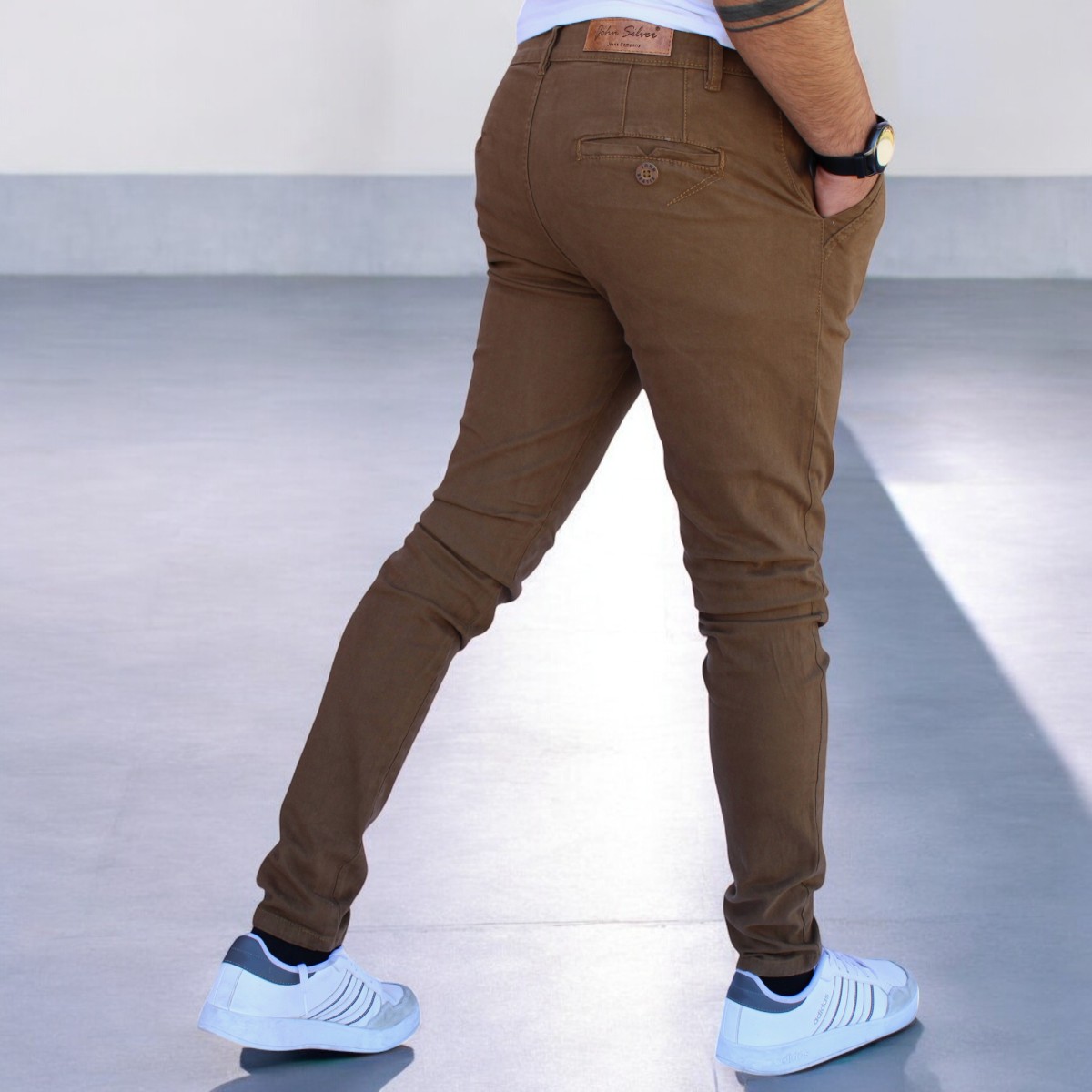 Foto 3 pulgar | Pantalón Skinny De Gabardina Caqui Obscuro John Silver