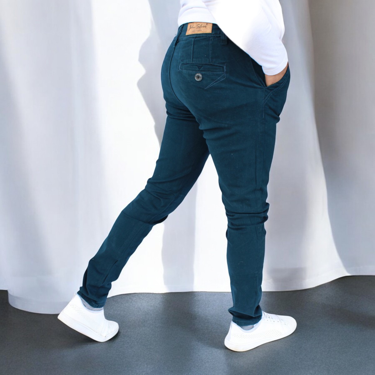 Foto 2 pulgar | Pantalón Skinny De Gabardina Pizarra John Silver