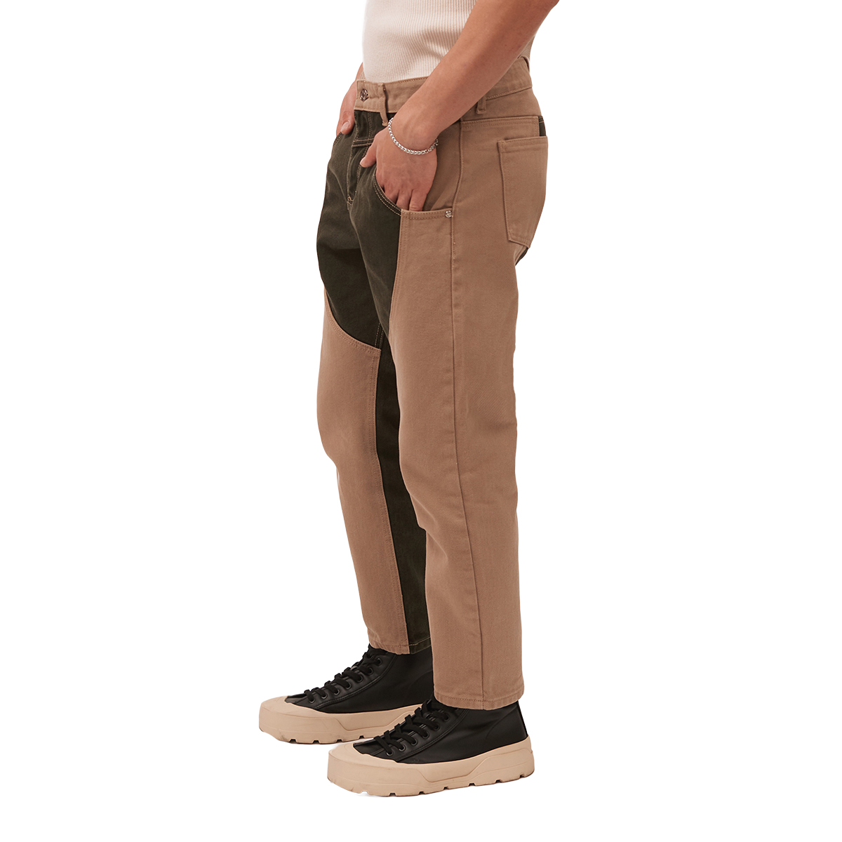 Foto 2 | Jeans De Mezclilla Mchk. Cropped, Diseño Bicolor, Color Militar Y Arena. Para Hombre. Modelo 8068