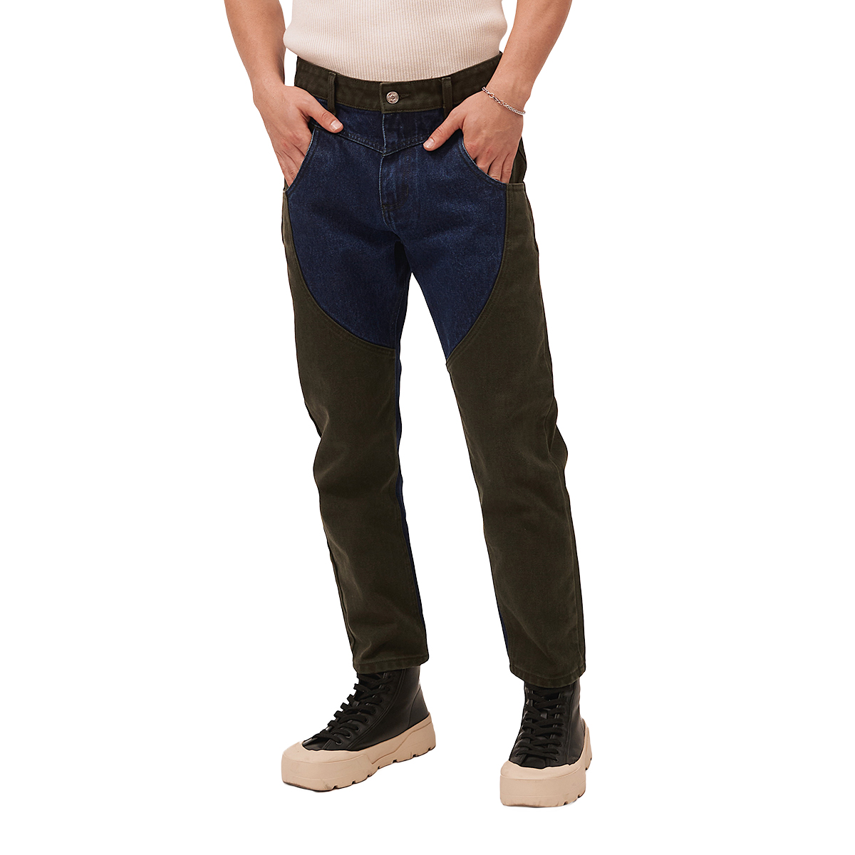 Foto 2 pulgar | Jeans De Mezclilla Mchk. Cropped, Diseño Bicolor, Color Militar Y Azul. Para Hombre. Modelo 8070