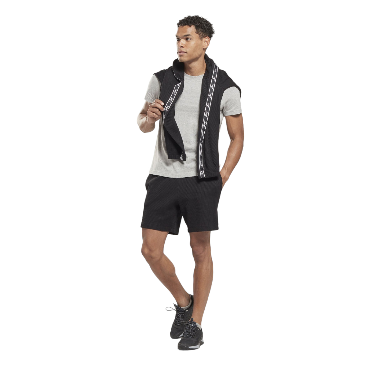 Foto 4 pulgar | Short Deportivo Reebok Negro para Hombre