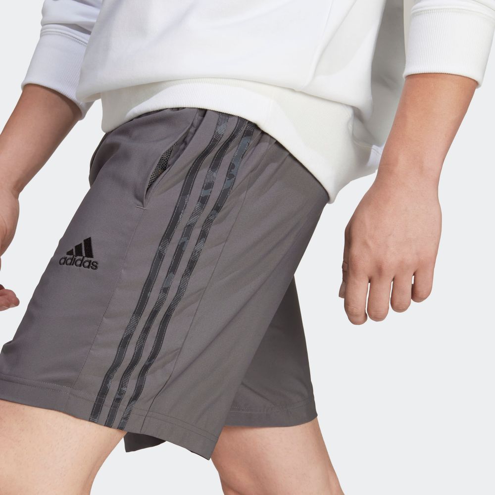 Foto 7 pulgar | Shorts Essentials Chelsea 3 Franjas Aeroready Adidas Gris para Hombre