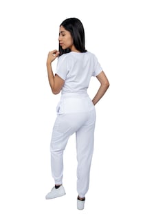 Foto 5 | Pijama Quirúrgica Para Mujer Antifluido Blanca Pantalón Jogger Stretch Scrub Kolorum Modelo Nala