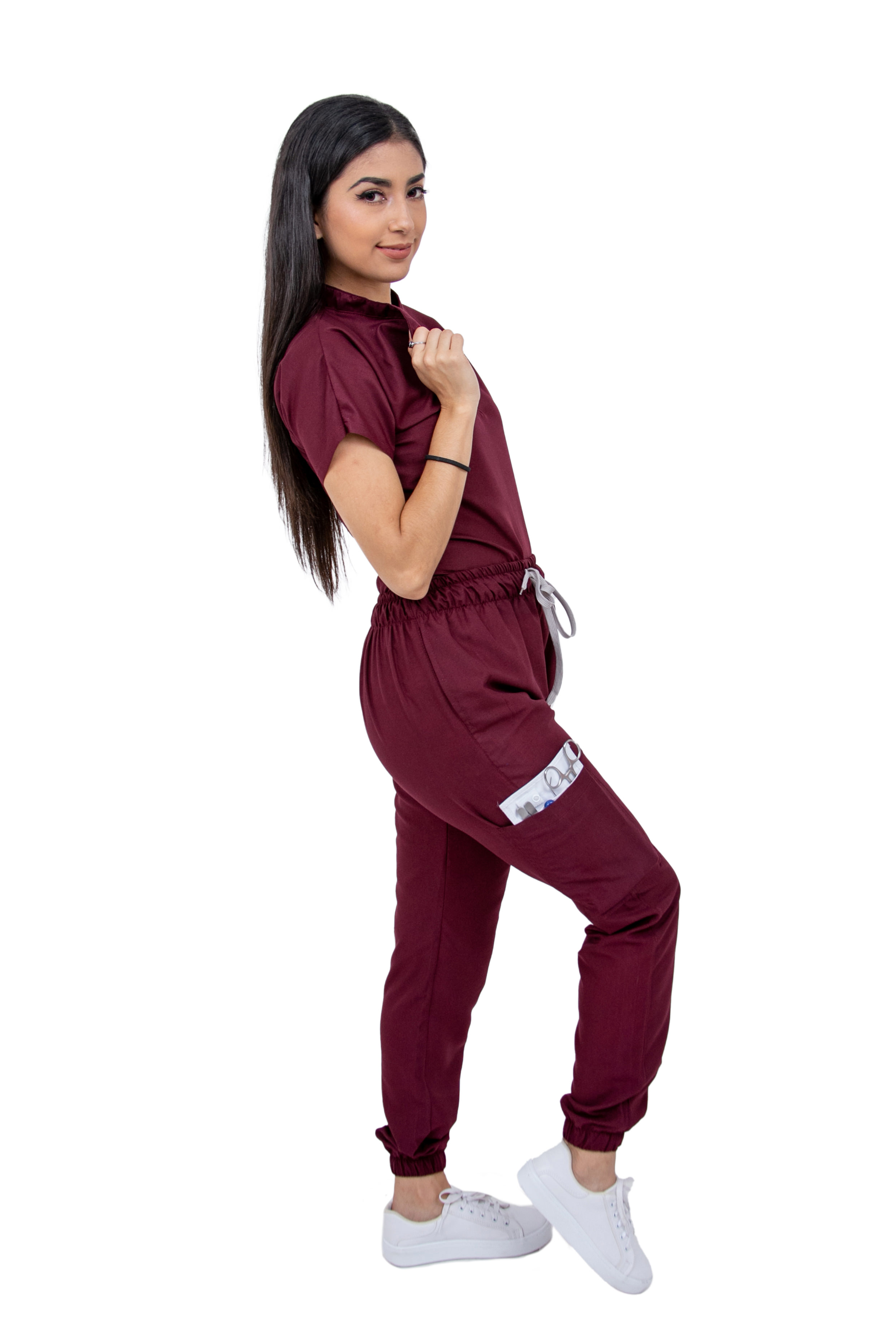 Foto 4 pulgar | Pijama Quirúrgica Para Mujer Antifluido Vino Pantalón Jogger Stretch Scrub Kolorum Modelo Mao