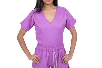 Foto 1 | Pijama Quirúrgica Para Mujer Antifluido Lila Pantalón Jogger Stretch Scrub Kolorum Modelo V
