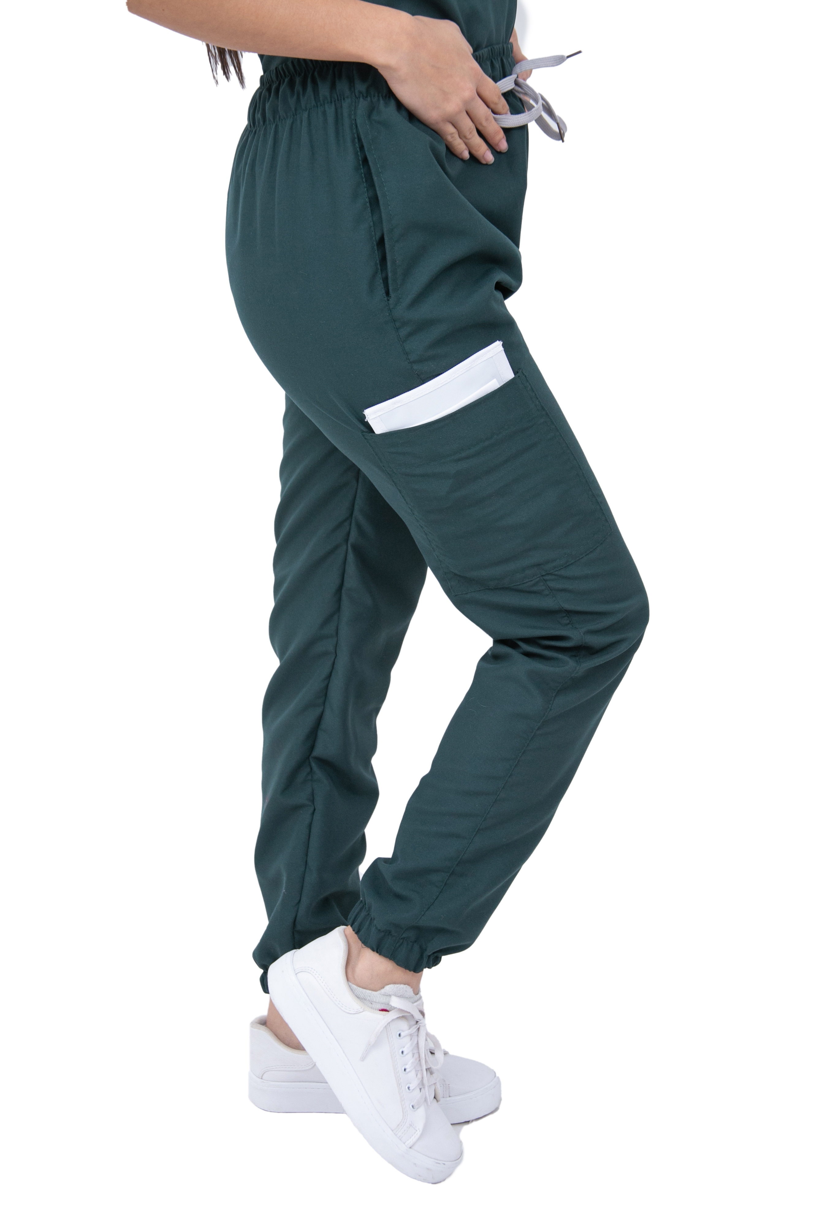 Foto 5 pulgar | Pijama Quirúrgica Para Mujer Antifluido Verde Botella Pantalón Jogger Stretch Scrub Kolorum Modelo V