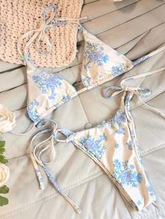 Foto 4 | Bikini Zaful Triangle De 2 Piezas, Halter, Corte Alto, Blanco Para Mujer - Venta Internacional.