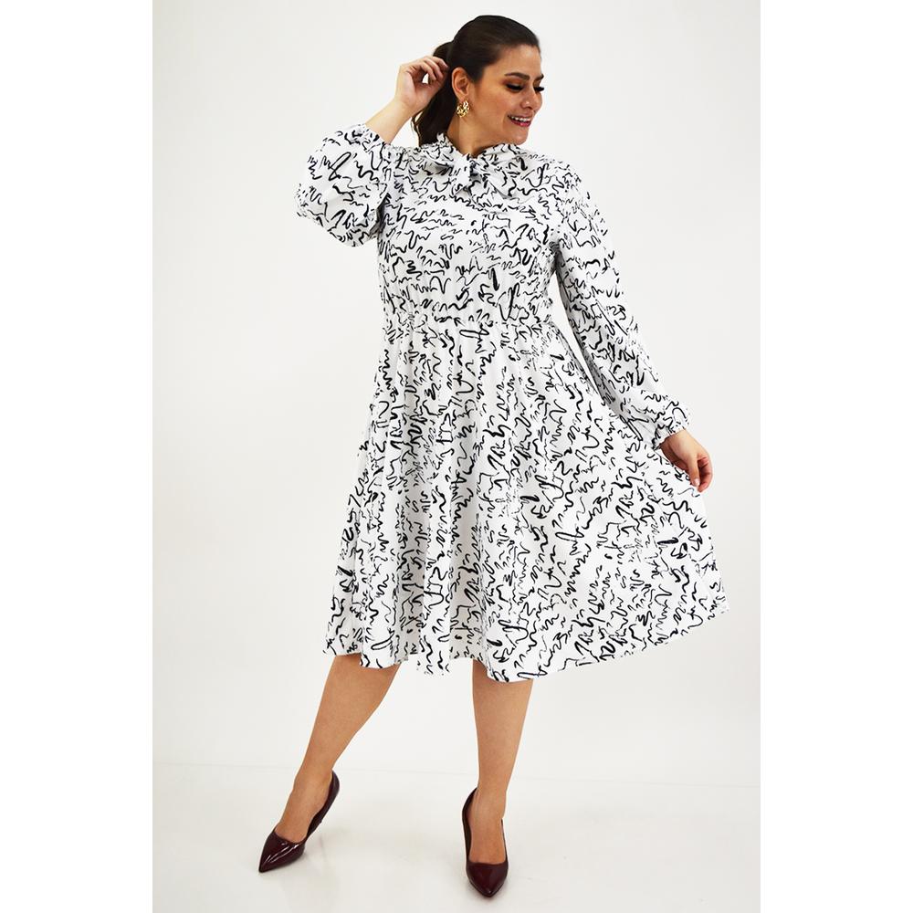 Foto 7 pulgar | Vestido Sublimado Letras Roman Fashion Blanco Tallas Extras para Mujer