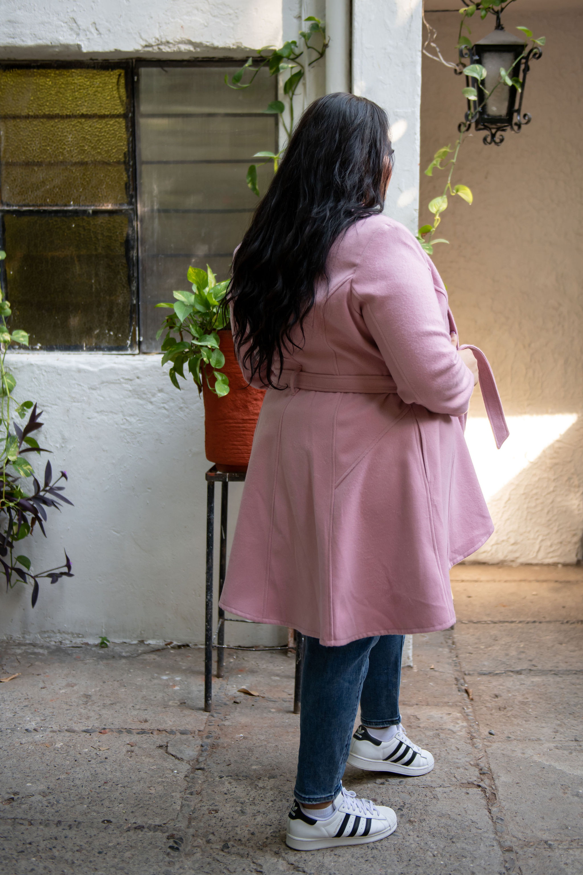 Foto 4 pulgar | Abrigo Asimétrico María Ferré 20280 Mauve Con Lazo Para Mujer Tallas Extras
