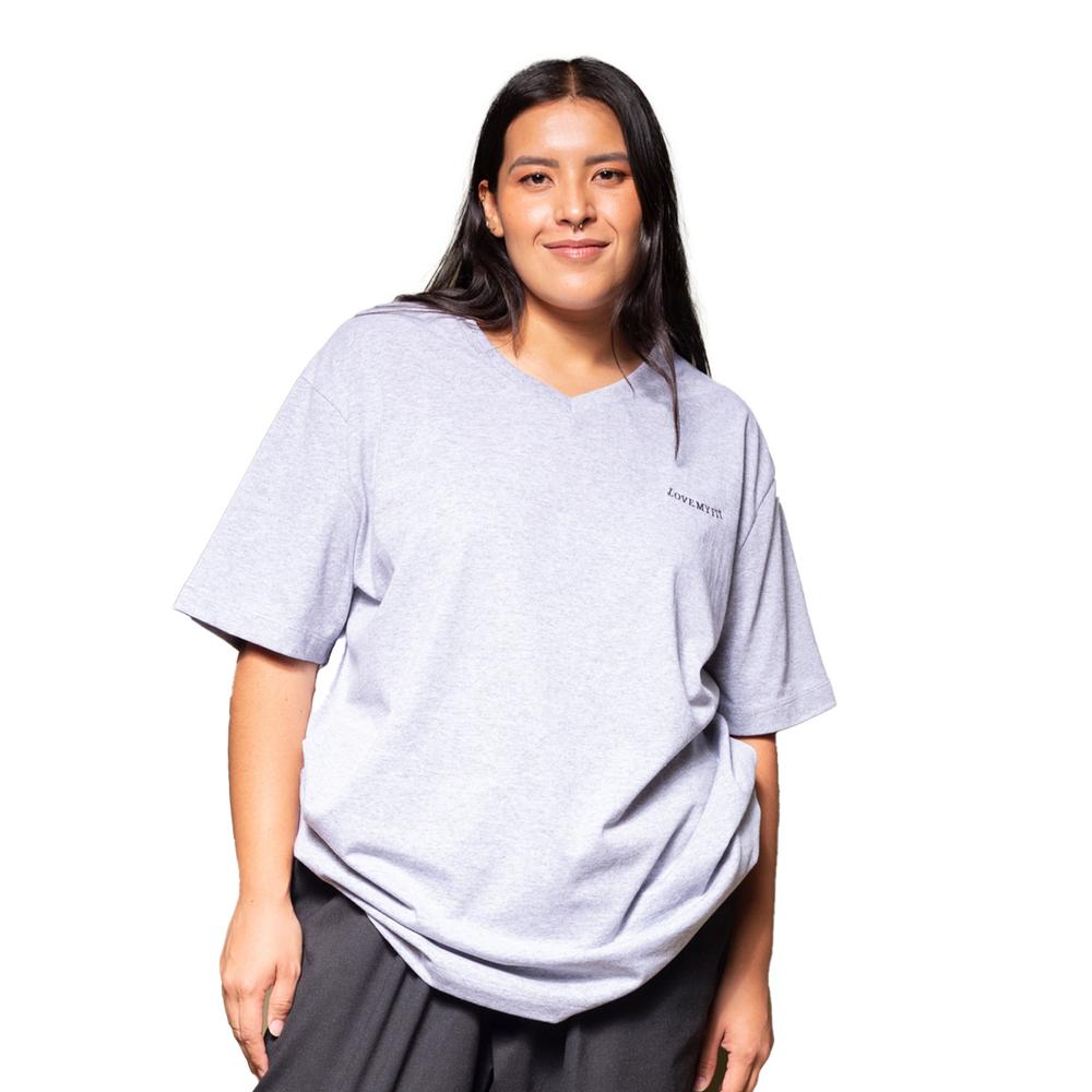 Foto 2 pulgar | Playera Polo Cuello V Tallas Extras Plus Unisex Love My Fit color Gris