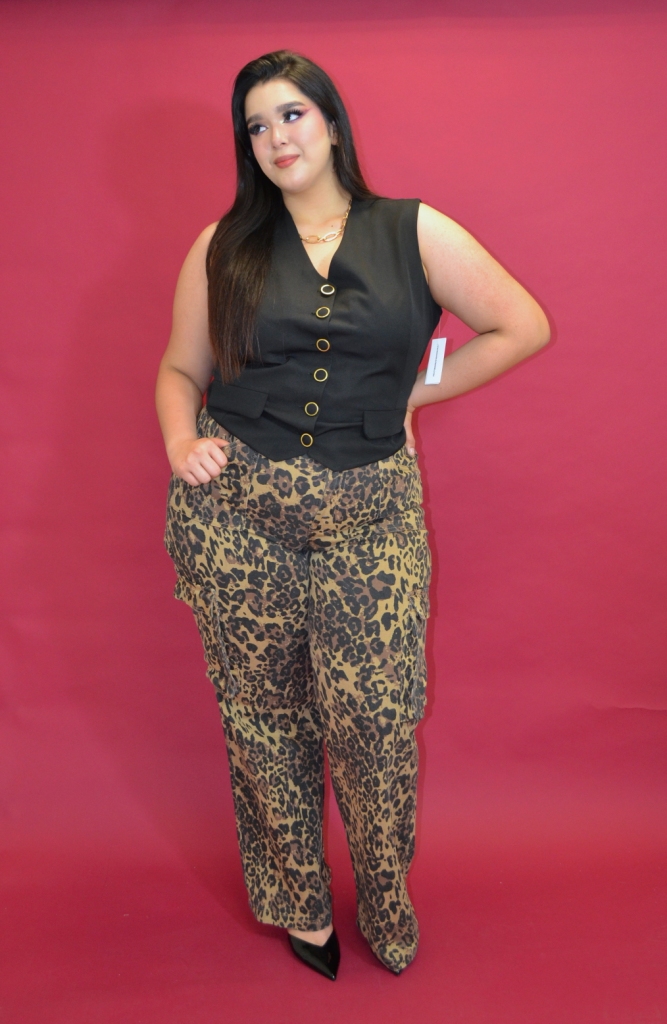 Foto 2 pulgar | Jeans Cargo María Ferré Estampado Para Mujer Tallas Extras
