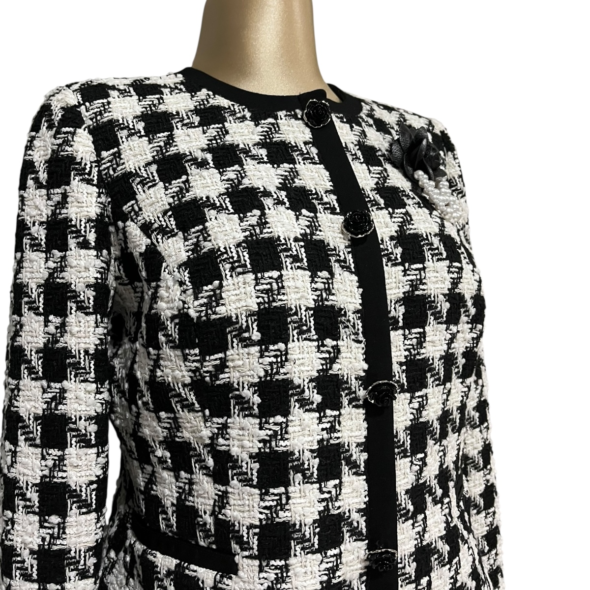 Foto 5 pulgar | Conjunto Saco/falda Con Broche Rosa Negra Mussi