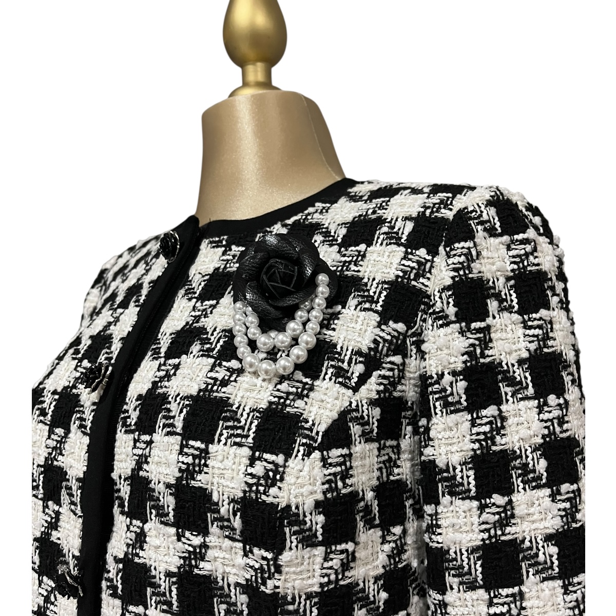 Foto 9 pulgar | Conjunto Saco/falda Con Broche Rosa Negra Mussi