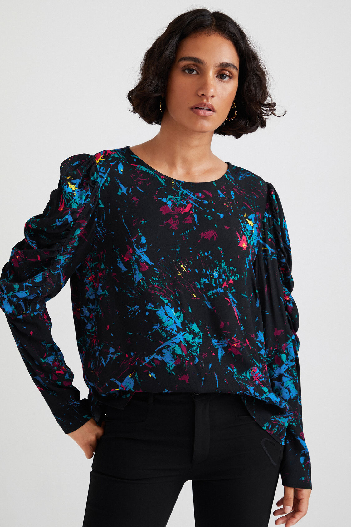 Foto 3 pulgar | Blusa Mangas Abullonadas Desigual Negra para Mujer