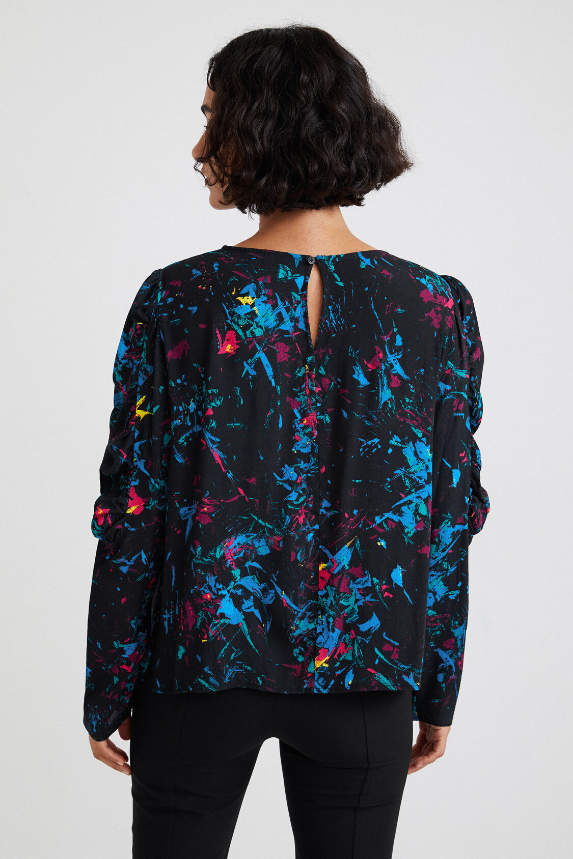 Foto 7 pulgar | Blusa Mangas Abullonadas Desigual Negra para Mujer