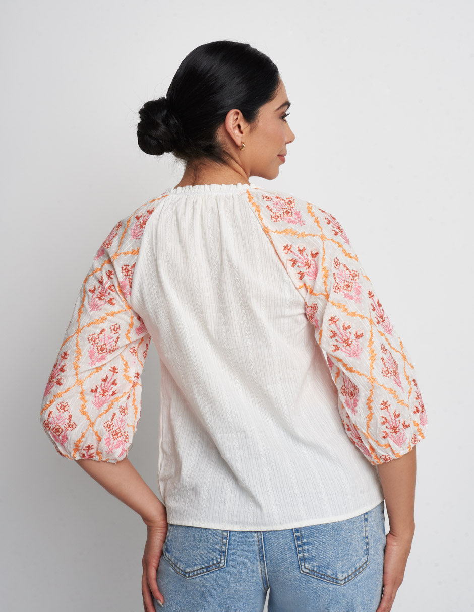 Foto 3 pulgar | Blusa Devendi Blanca Bordada