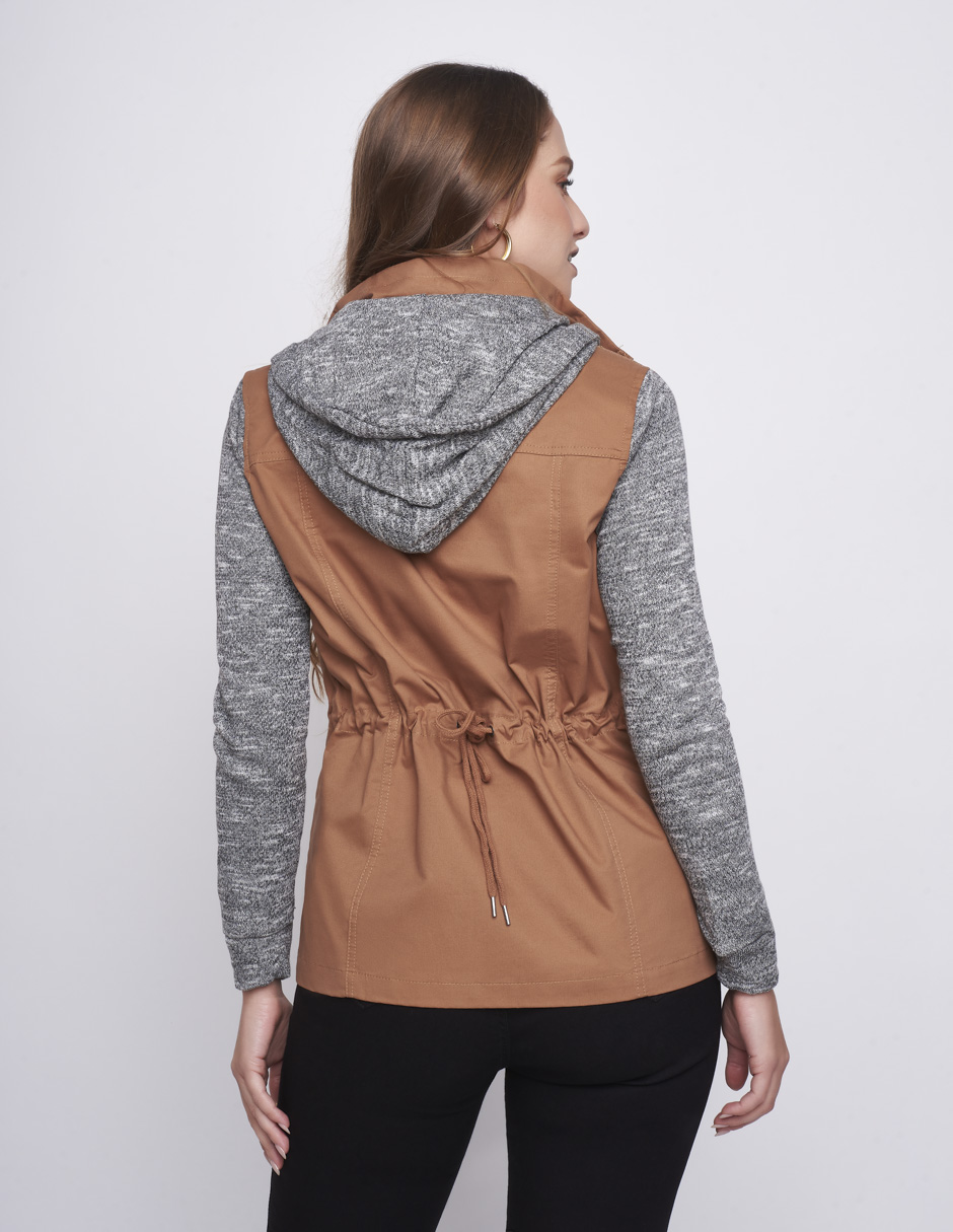 Foto 2 | Chamara Devendi Camel con Gorro