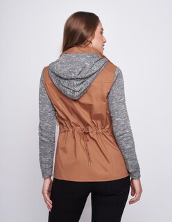 Foto 2 | Chamara Devendi Camel con Gorro