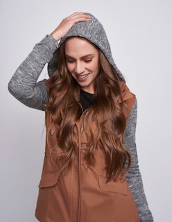 Foto 3 | Chamara Devendi Camel con Gorro