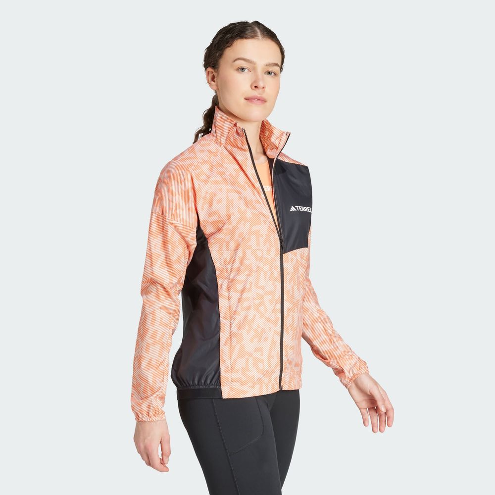 Foto 5 pulgar | Chamarra Rompevientos Terrex Trail Running Adidas Rosa Mujer