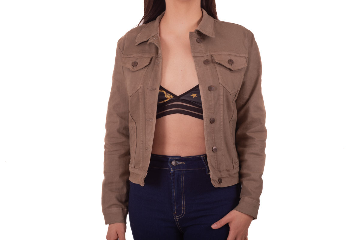 Chamarra Denim Jacket Basica De Mezclilla Rígida Con Bolsillos Para Dama Pineda Jeans Café Chocolate Pineda Jeans