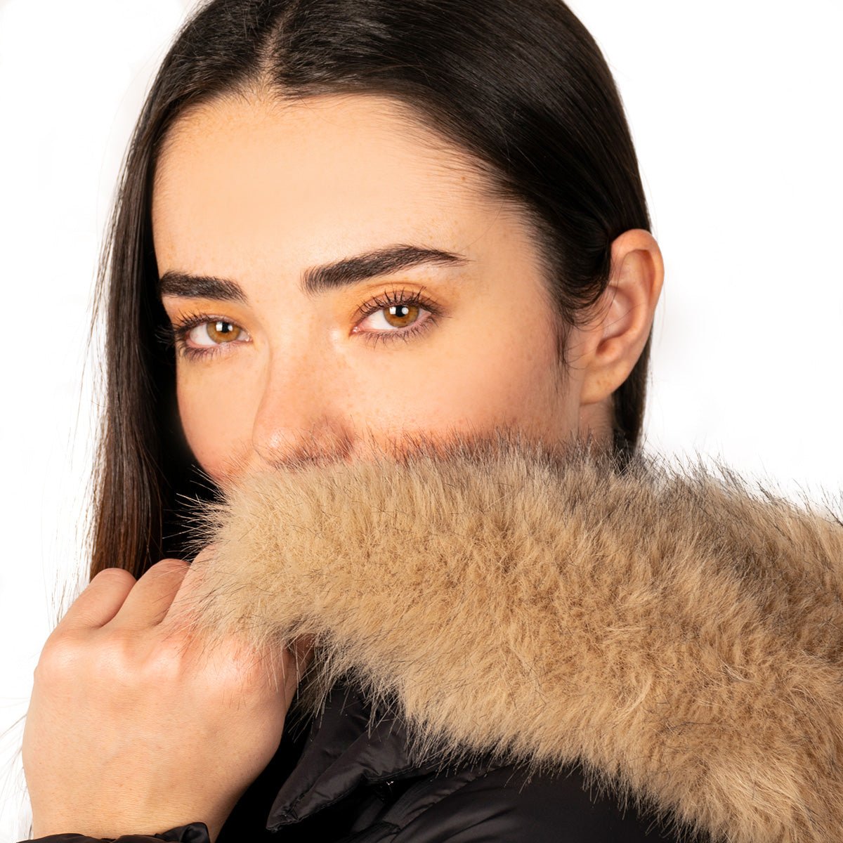 Foto 4 pulgar | Chamarra Greenlander Capitonada De Pluma Con Cuello Fur Para Mujer