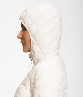 Foto 4 | Sudadera Con Capucha The North Face Thermoball Eco 2.0 Para Mujer Gardenia Blanca - Venta Internacional.