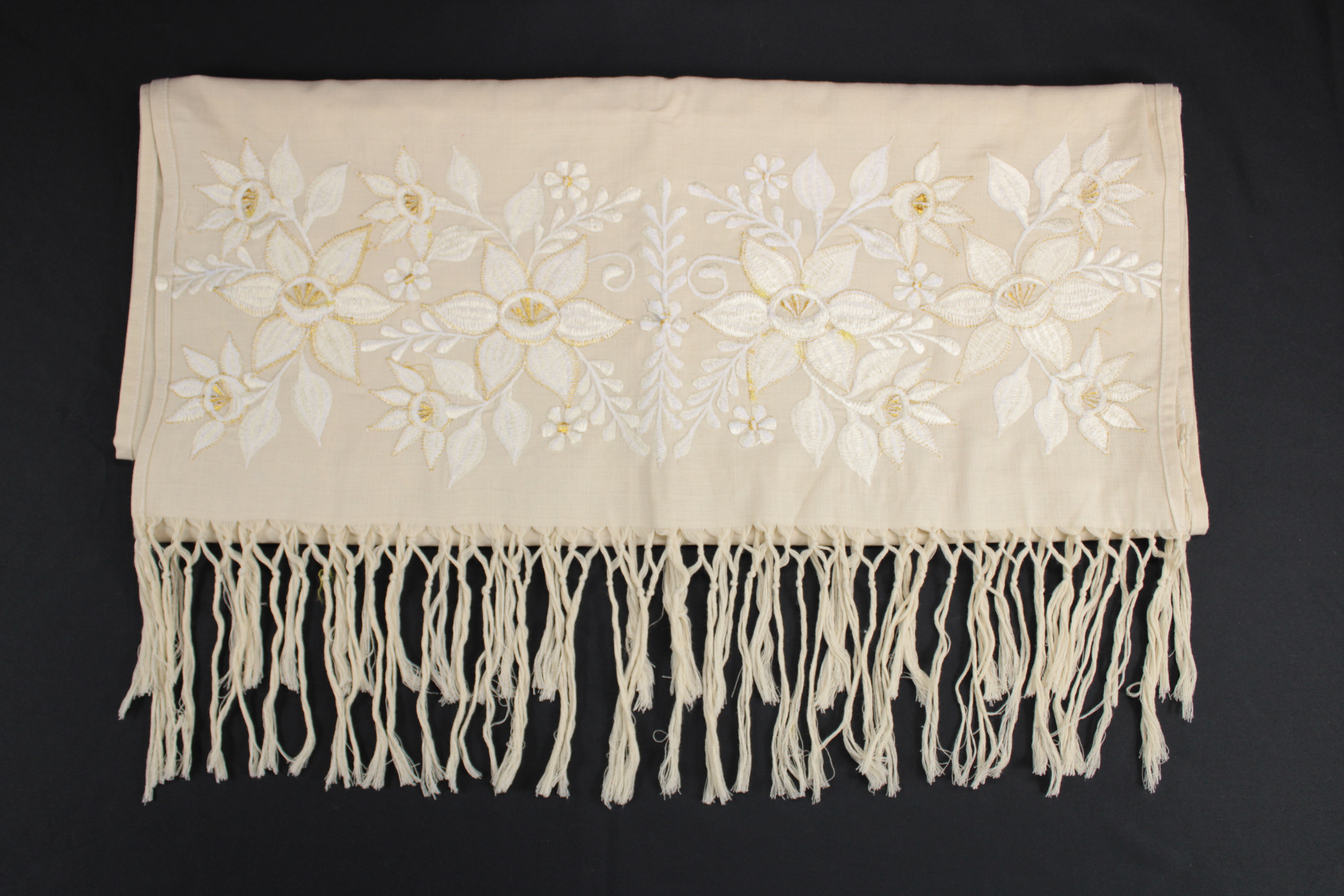 Foto 4 pulgar | Rebozo Chal Yucateco Artesanal Beige Bordado a Mano