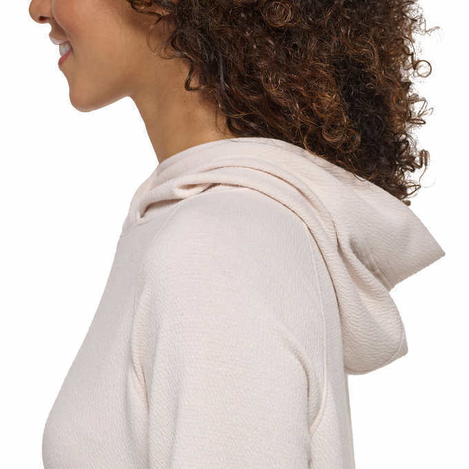 Foto 3 pulgar | Suéter Andrew Marc Textured Hoodie Crema para Mujer