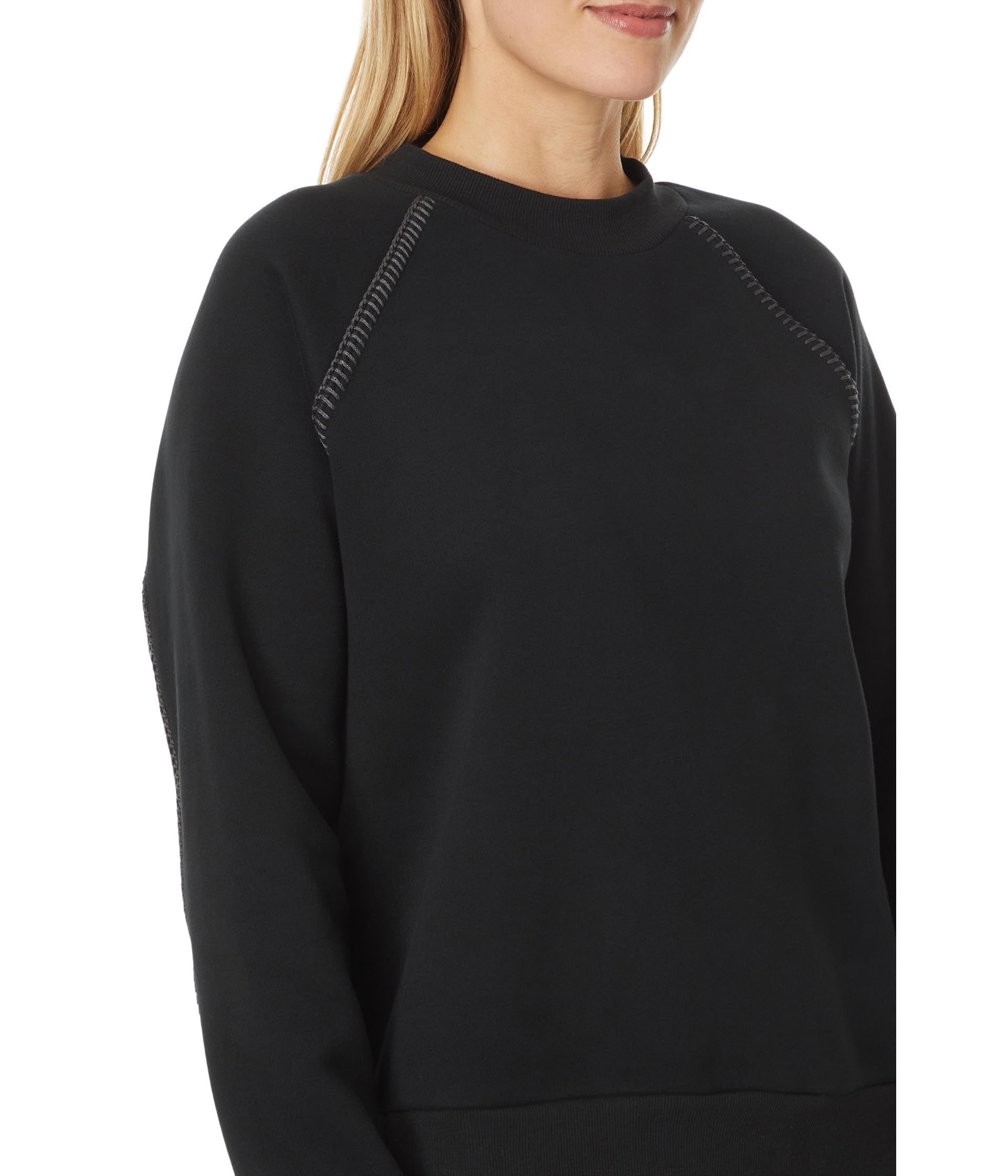 Foto 3 | Sudadera Ugg Clásica Con Cuello Redondo Para Mujer, Color Negro - Venta Internacional.