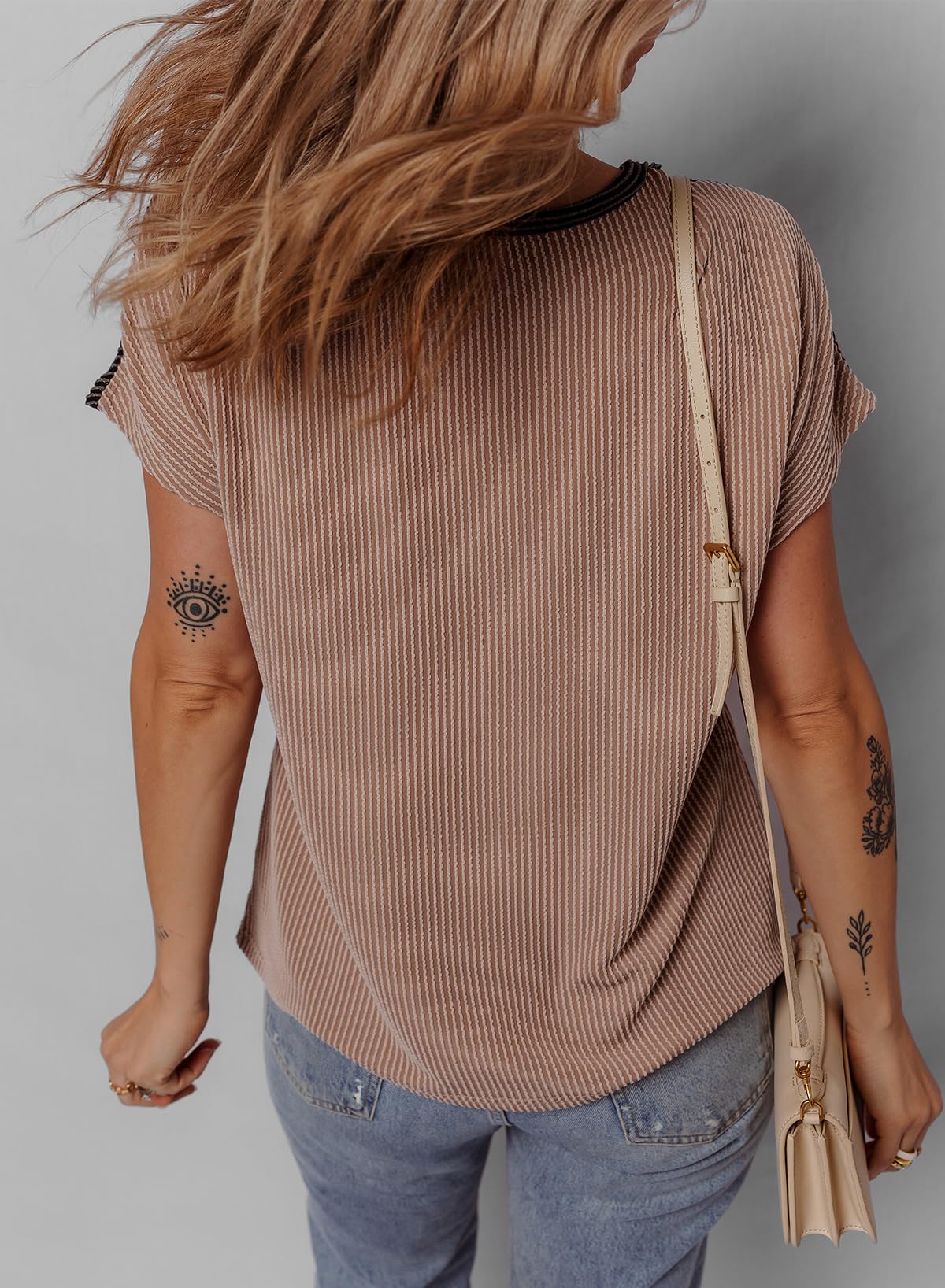 Foto 2 | Top Dokotoo Camiseta Acanalada De Manga Corta Con Estampado De Bloques De Colores Para Mujer - Venta Internacional.