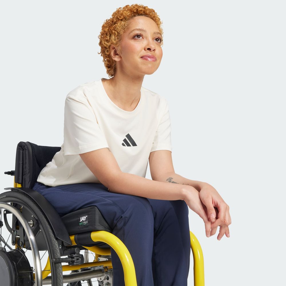 Foto 6 | Playera De Entrenamiento Adaptive Adidas Blanco Mujer