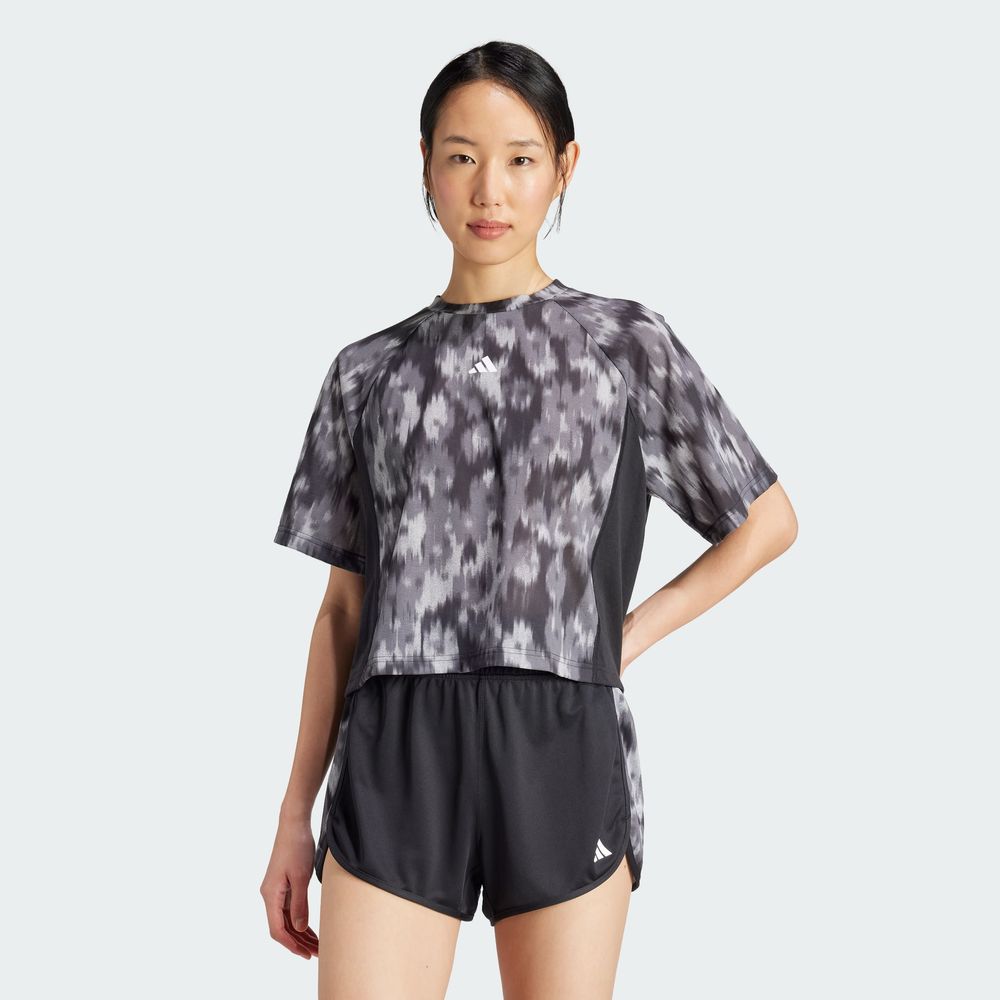 Foto 5 pulgar | Playera Train Essentials Estampado Floral Tie-dye Adidas Negro Mujer